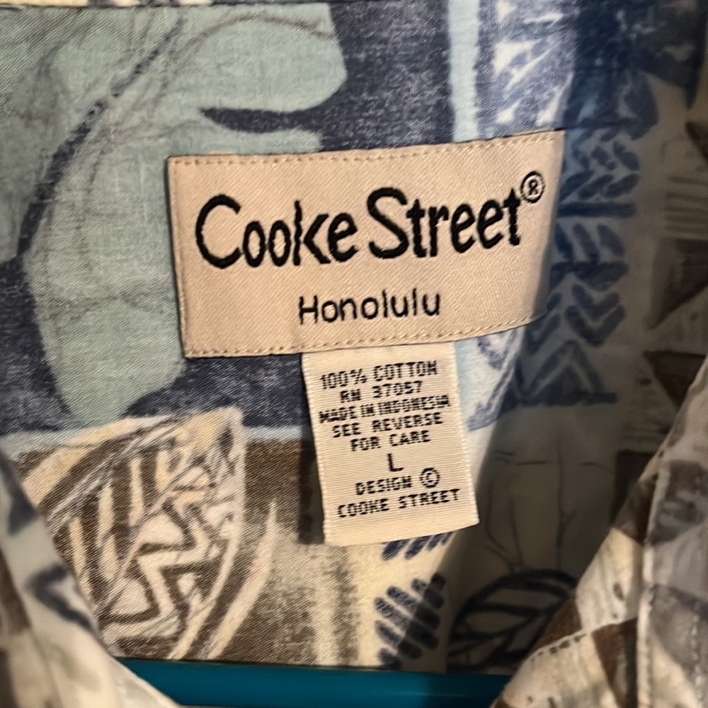 Cookie Street Honolulu Button up - Picture 2 of 4